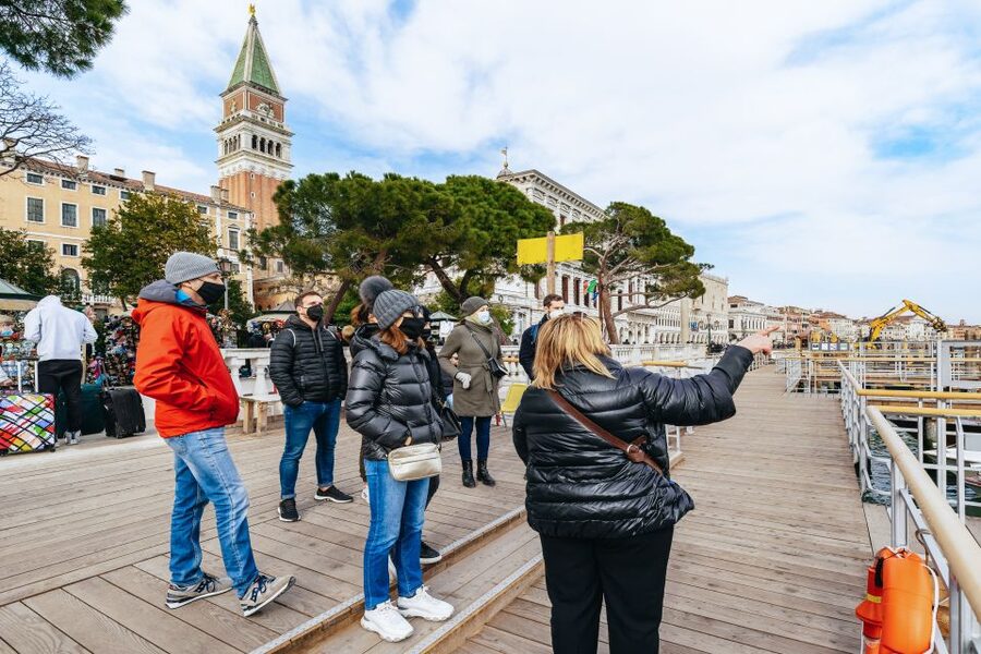 Venice: Grand Canal Boat Tour - Holiday Closures and When the Schedule May Change