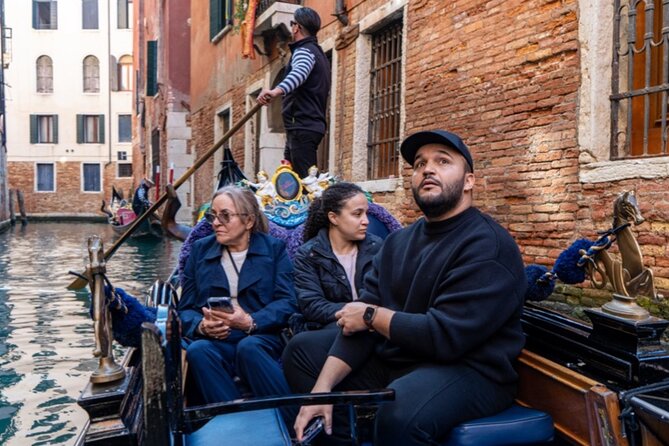 Venice in A Day: St Mark's Basilica, Doge's Palace & Gondola Ride - Grand Canal Gondola Ride: How the Ride Fits the Day
