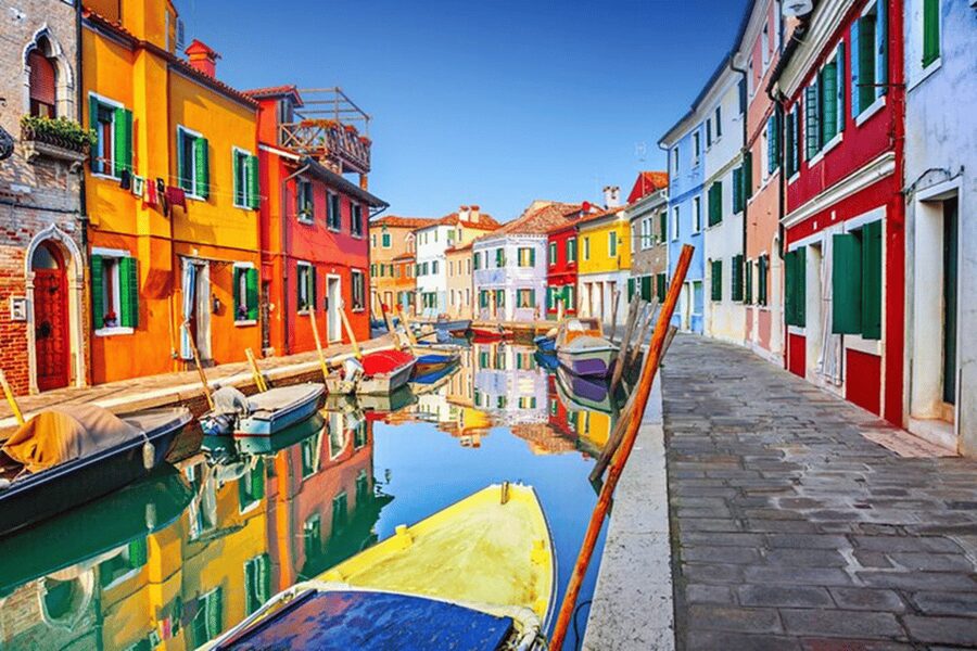 Venice Islands: Murano Glass & Burano Colors Guided Visit - Who should book this guided visit, and who should skip it