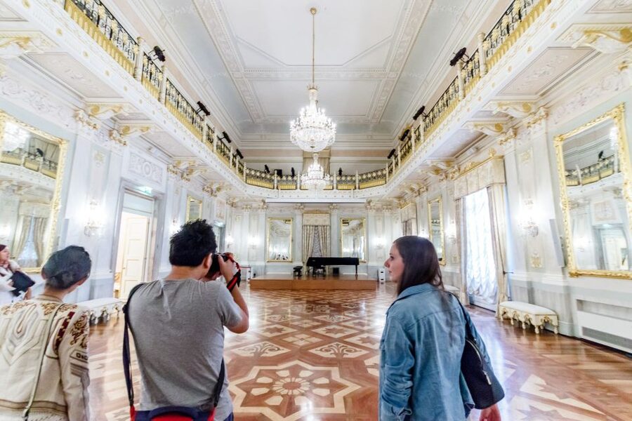 Venice: La Fenice Opera House Entry Ticket with Audio Guide - Rooms to focus on, and the kind of details you will remember