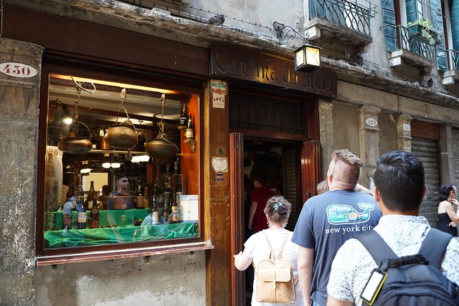 Venice Like a Local: Food, Wine & Spritz Tour with Traghetto Ride - Who This Venice Food and Wine Tour Suits Best