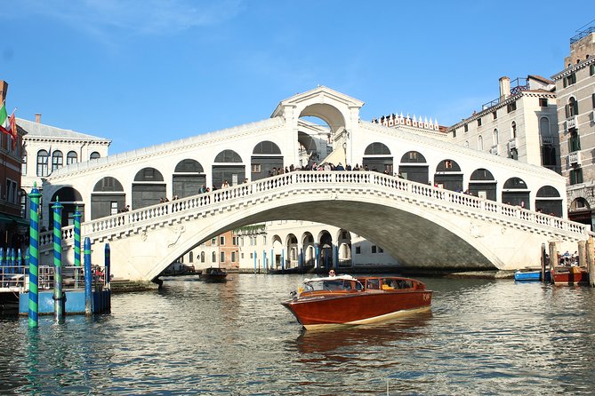 Venice Marco Polo Airport Private Arrival Transfer via Motorboat - What happens at Marco Polo Airport, from customs to the pier