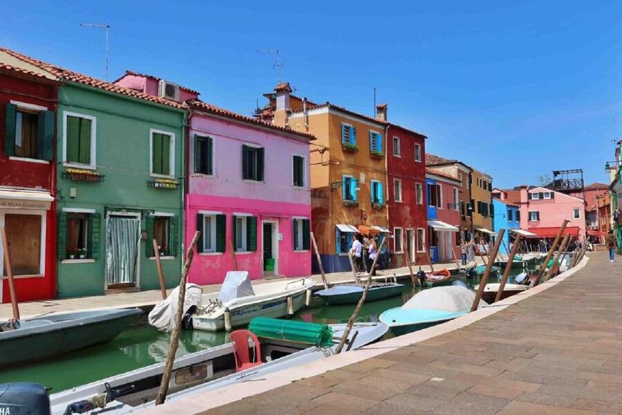 Venice: Murano and Burano Boat Tour with Glass Factory Visit - Quick practical tips so your day runs smoothly