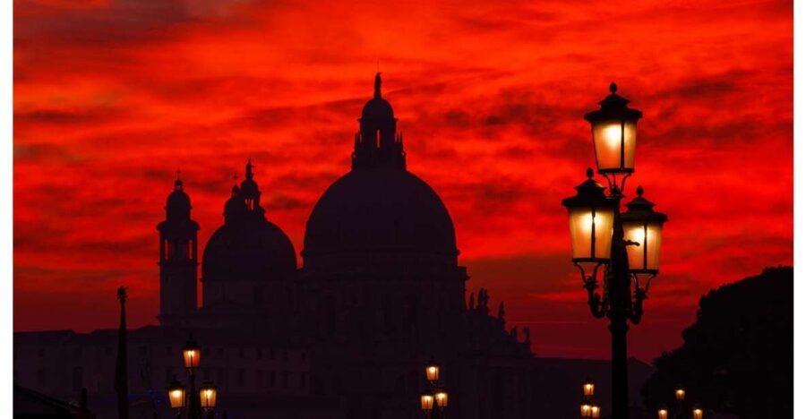 Venice: Mysterious Tales of Ghosts and Murders - Venice at Night, When the City Looks Like a Crime Scene
