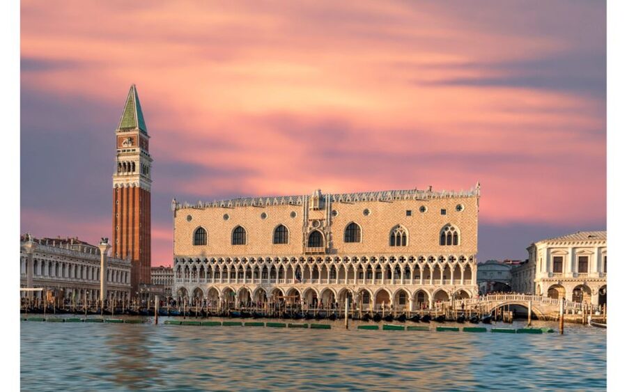 Venice: Mysterious Tales of Ghosts and Murders - Stop 4: Campo S.S. Giovanni e Paolo, Where the Tour Starts Feeling Local