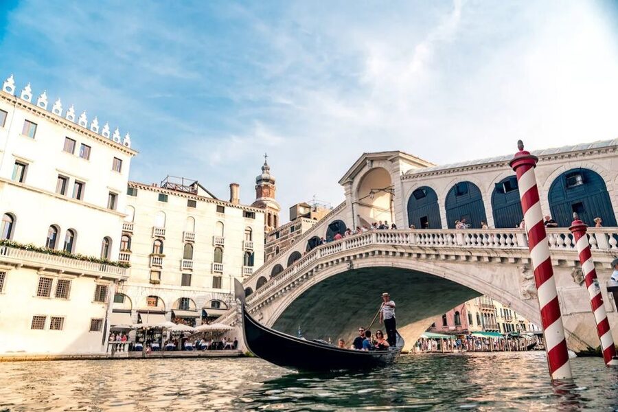 Venice: Off the Beaten Path Private Gondola Ride - Practical planning: how to get the smooth ride you want