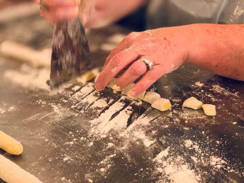 Venice: Pasta and Tiramisu Cooking Class with Wine - Key highlights you should care about