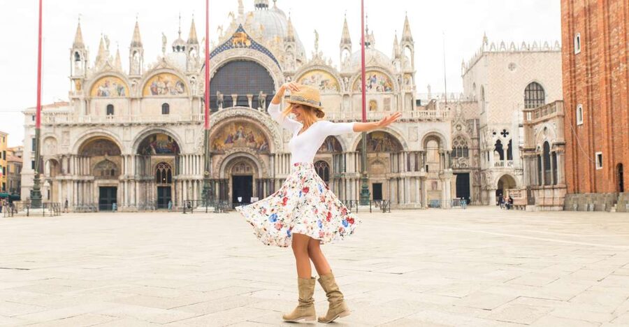 Venice: Photoshoot at Piazza San Marco and the Canals - Piazza San Marco photo time: what 30 minutes to 1.5 hours feels like