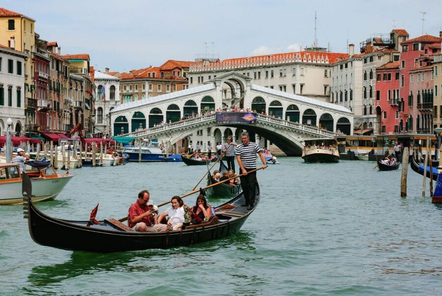 Venice: Private Gondola Cruise for up to 5 Passengers - What you will see from the water: bridges, palaces, and those Venice angles