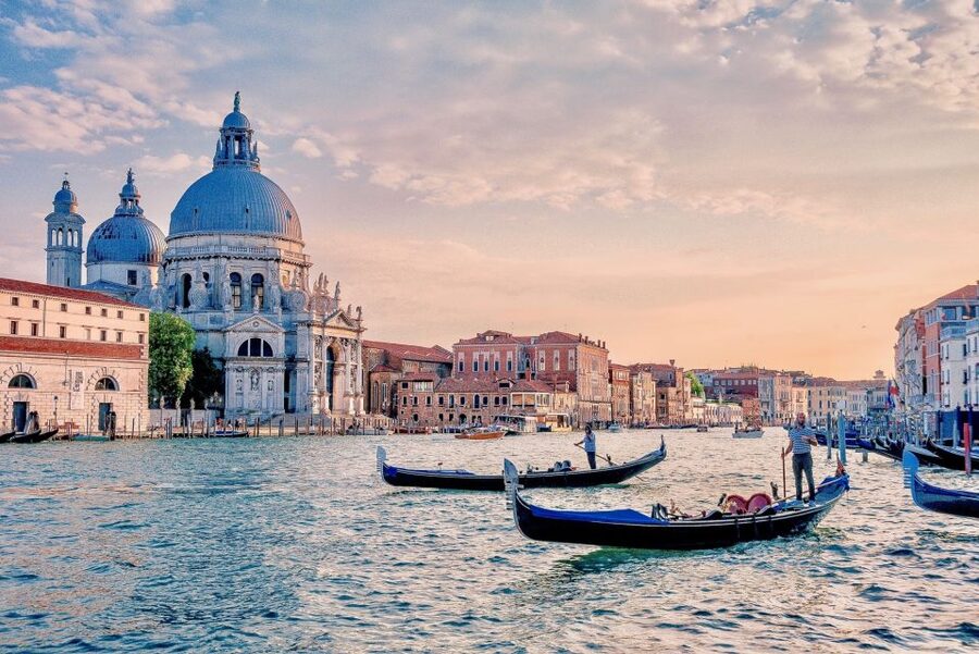 Venice: Private Gondola Ride - Private ride, no formal guide, and why that can be a good thing