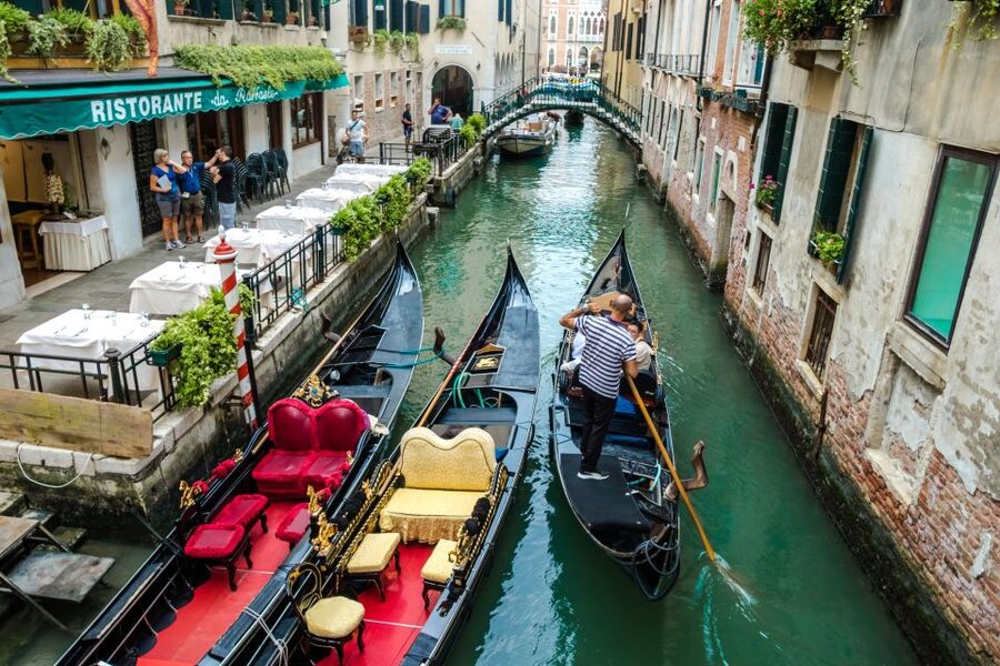 Venice: Private Gondola Ride - Time math: how 20 minutes turns into your memory