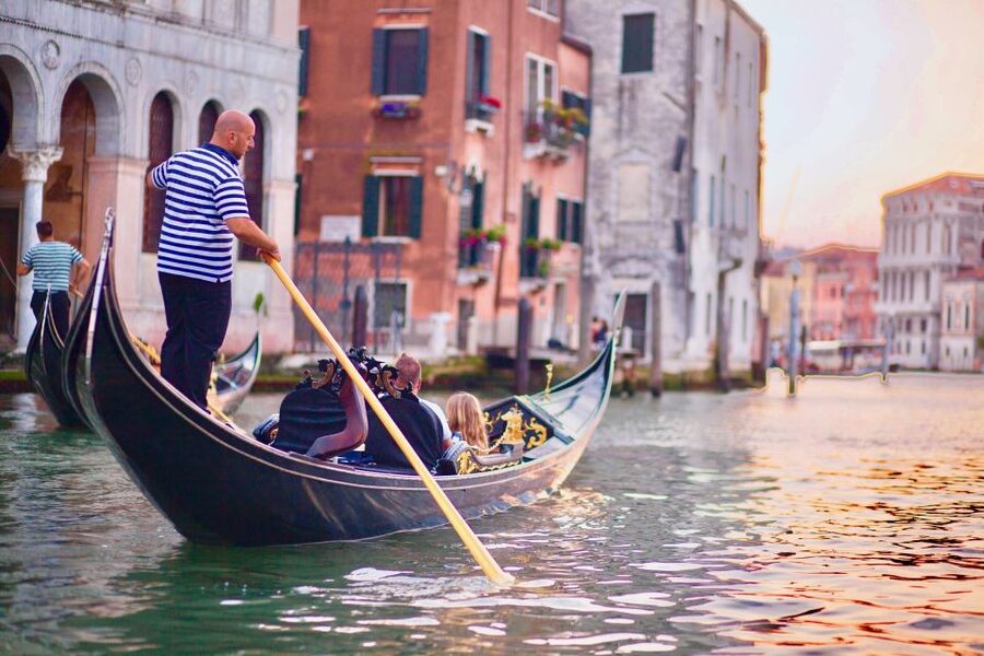 Venice: Private Gondola Ride - When to schedule: light, temperature, and canal calm