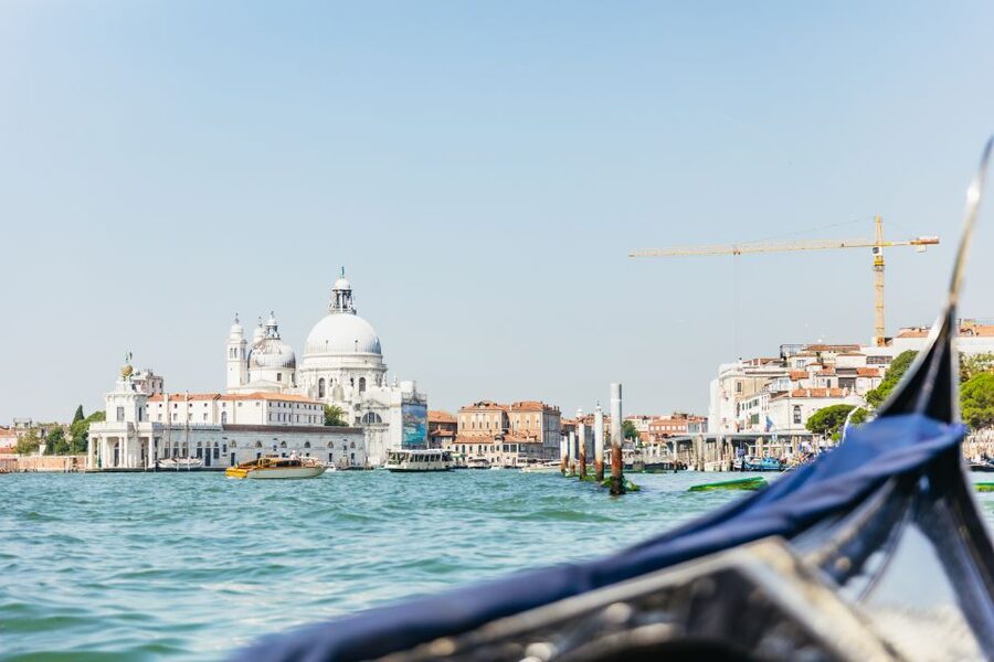 Venice: Private Gondola Ride along Grand Canal - Key things you’ll notice right away