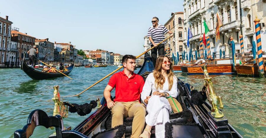 Venice: Private Gondola Ride along Grand Canal - Meeting points: Campiello Traghetto vs Rio dell’Orso