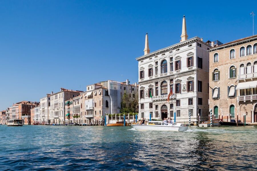 Venice: Shared Gondola Ride Across the Grand Canal - Cost and value: what $46 pays for in Venice