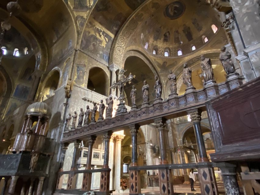 Venice: St Mark's Basilica, Doge Palace, & Bell Tower Option - Languages, guide style, and what you can expect from the group flow
