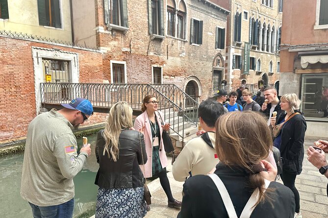 Venice Street Food Tour with Local Guide with Local Food Market Visit - Cicchetti bar hopping: how the tastings work and how to order with confidence