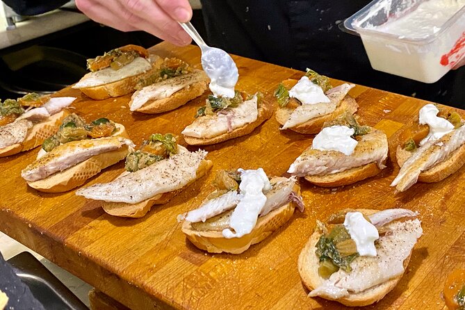 Venice Street Food Tour with Local Guide with Local Food Market Visit - Meeting at Campo San Bortolomio and what the start really feels like