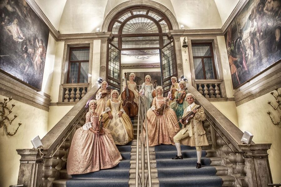 Venice: Vivaldi’s Four Seasons Live Classical Music Concert - Period costumes: what they add, and what to expect on your seat