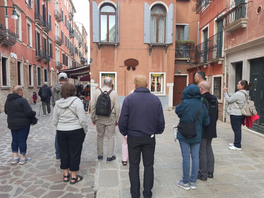 Venice: Walking Guided Tour of the City Must-See Sites - Where You Start: Campiello dei Squelini in Dorsoduro
