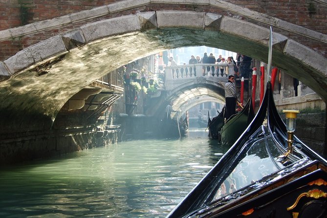 Venice Walking Tour and Gondola Ride - Gondola Time at Bacino Orseolo: Grand Canal Views and the Rialto Moment