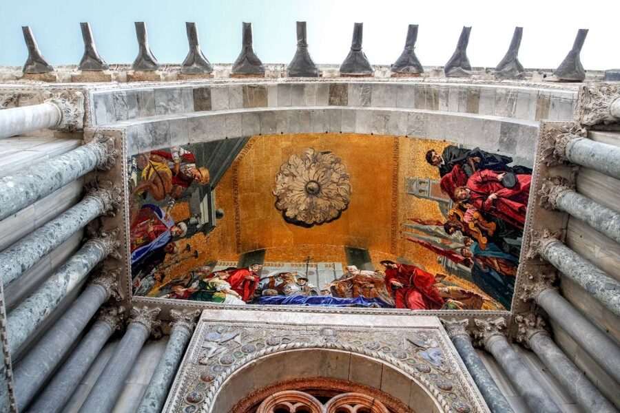 Venice: Walking tour, Doge Palace, & St. Mark's Basilica - The Bridge of Sighs and Casanova’s prison cell