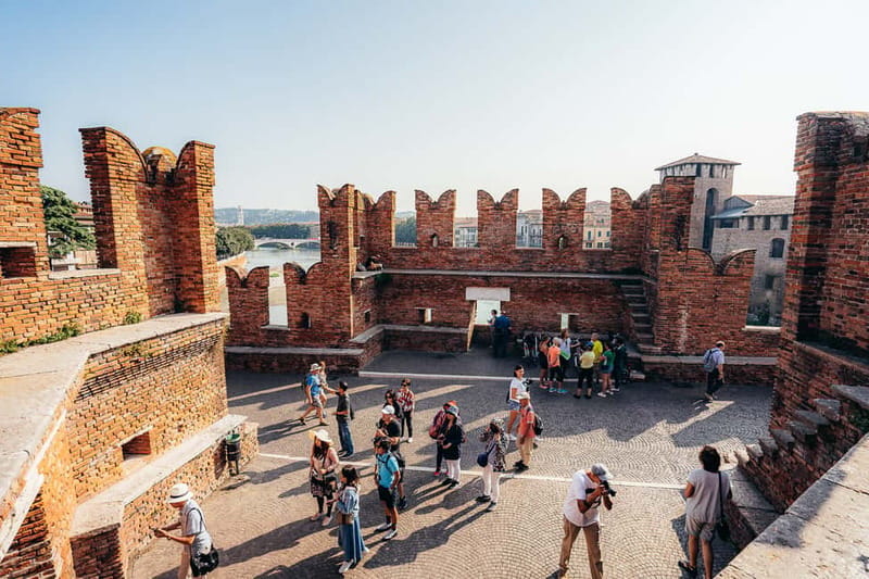 Verona: Classic and Hidden Gems Bike Tour - Bikes, effort level, and the reality of riding in old Verona
