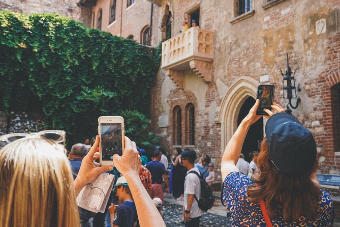 Verona Highlights Walking Tour in Small-group - Start in Piazza Bra, then let the city guide your feet
