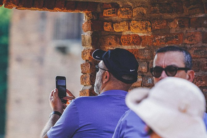Verona Highlights Walking Tour in Small-group - Piazza Bra to Piazza delle Erbe, square by square power shifts